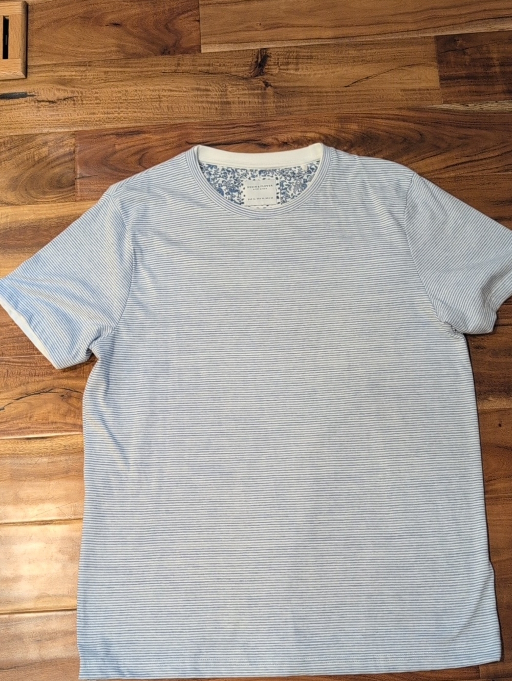 Denim & Flower Men's Light Blue and White Micro-Striped Crew Neck Tee